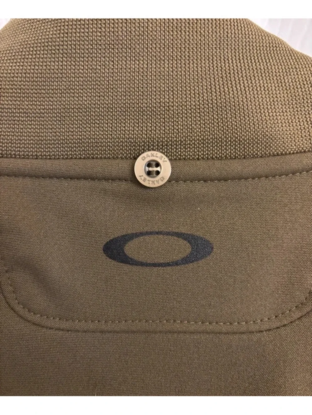 Oakley Men's Lightweight Brown Softshell Jacket with Zip Pockets